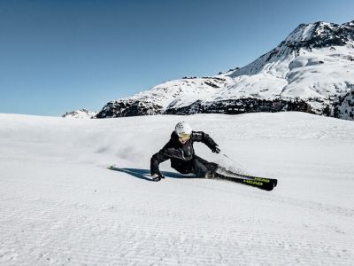 Ski Verkauf und Vermietung